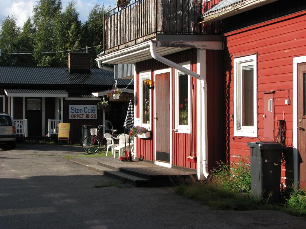 Stuga vid Hedenäsets stencafé Extérieur photo